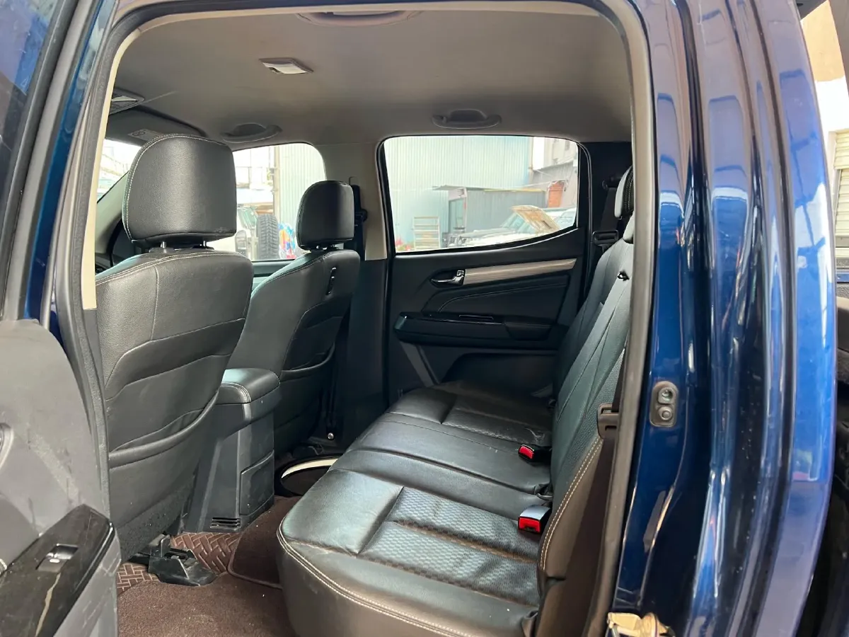 2018 Isuzu D-MAX 3.0T 177HP L4 6AT,autocango,china used car exporter,china ev exporter,chinese used car exporter,chinese used ev exporter