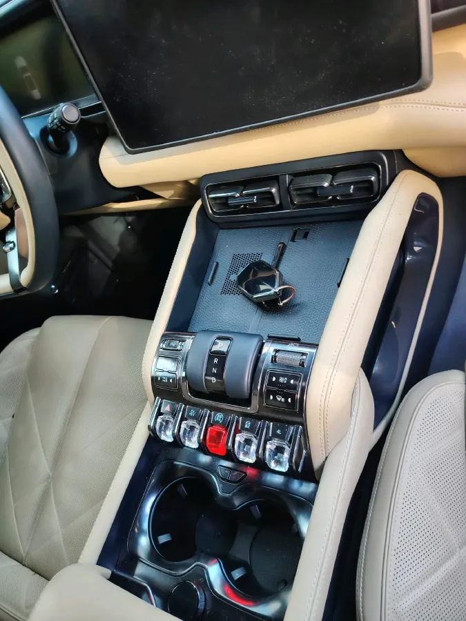 2023 FangChengBao Bao 5 1.5T 194HP L4 E-CVT PHEV 31.8KWH,autocango,china used car exporter,china ev exporter,chinese used car exporter,chinese used ev exporter