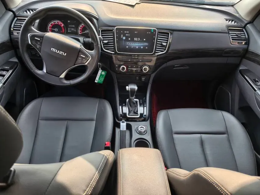 2020 Isuzu LingTuo 2.5T 150HP L4 6AT,autocango,china used car exporter,china ev exporter,chinese used car exporter,chinese used ev exporter