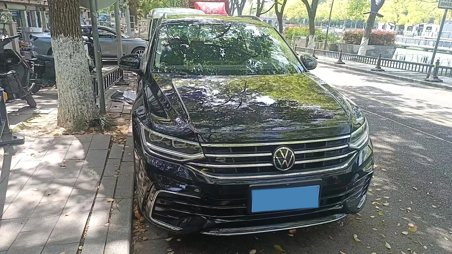 2024 Volkswagen Tiguan L 2.0T 186HP L4 7DCT,autocango,china used car exporter,china ev exporter,chinese used car exporter,chinese used ev exporter