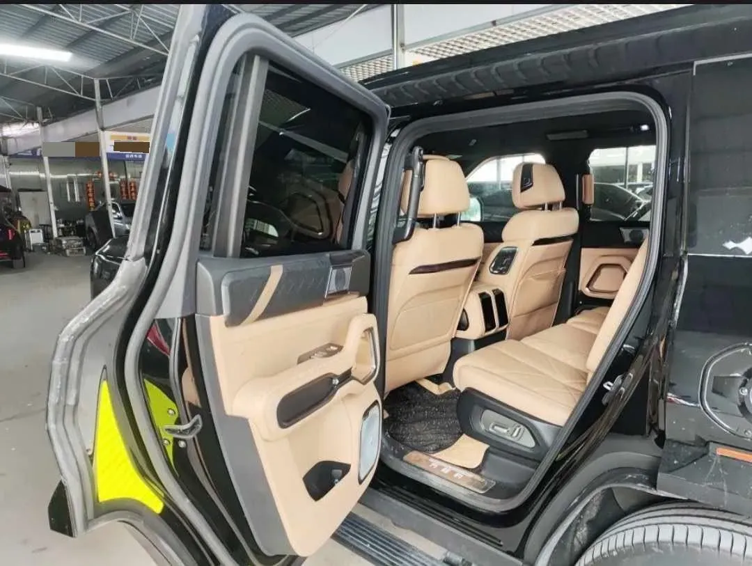 2025 FangChengBao Bao 8 2.0T 245HP L4 E-CVT PHEV 36.8KWH,autocango,china used car exporter,china ev exporter,chinese used car exporter,chinese used ev exporter