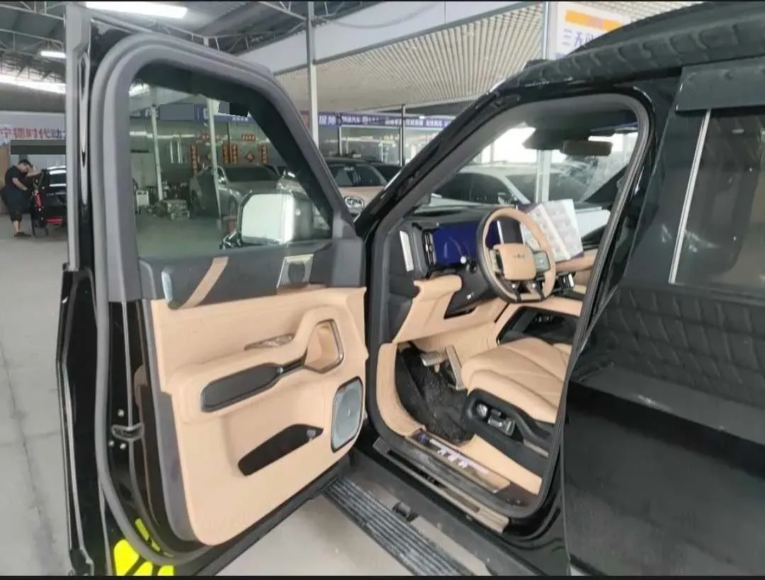 2025 FangChengBao Bao 8 2.0T 245HP L4 E-CVT PHEV 36.8KWH,autocango,china used car exporter,china ev exporter,chinese used car exporter,chinese used ev exporter