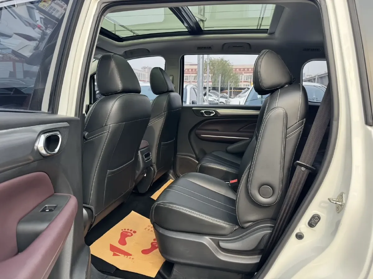 2021 GAC Trumpchi M6 1.5T 169HP L4 7DCT,autocango,china used car exporter,china ev exporter,chinese used car exporter,chinese used ev exporter