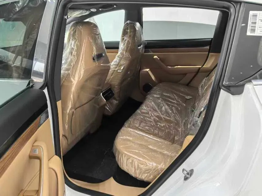 2026 Luxeed R7 REEV 156HP REEV,autocango,china used car exporter,china ev exporter,chinese used car exporter,chinese used ev exporter