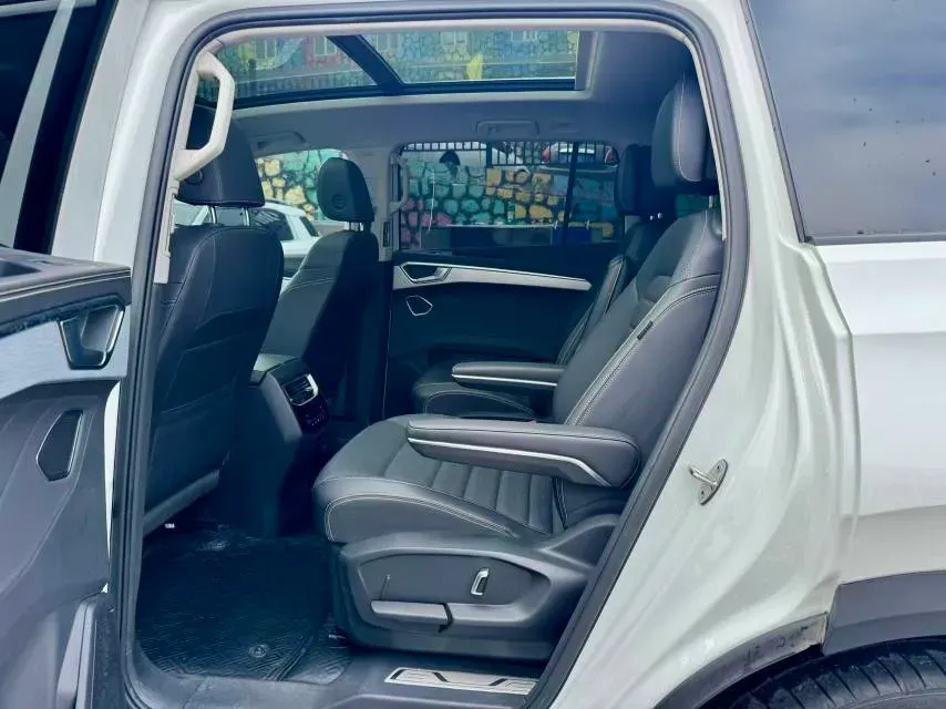 2023 Volkswagen Talagon 2.0T 220HP L4 7DCT,autocango,china used car exporter,china ev exporter,chinese used car exporter,chinese used ev exporter