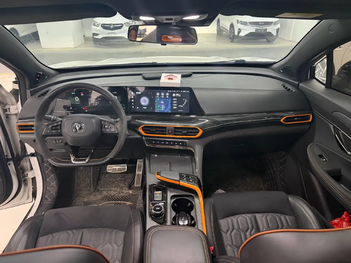 2022 ChangAn UNI-T 1.5T 188HP L4 7DCT,autocango,china used car exporter,china ev exporter,chinese used car exporter,chinese used ev exporter