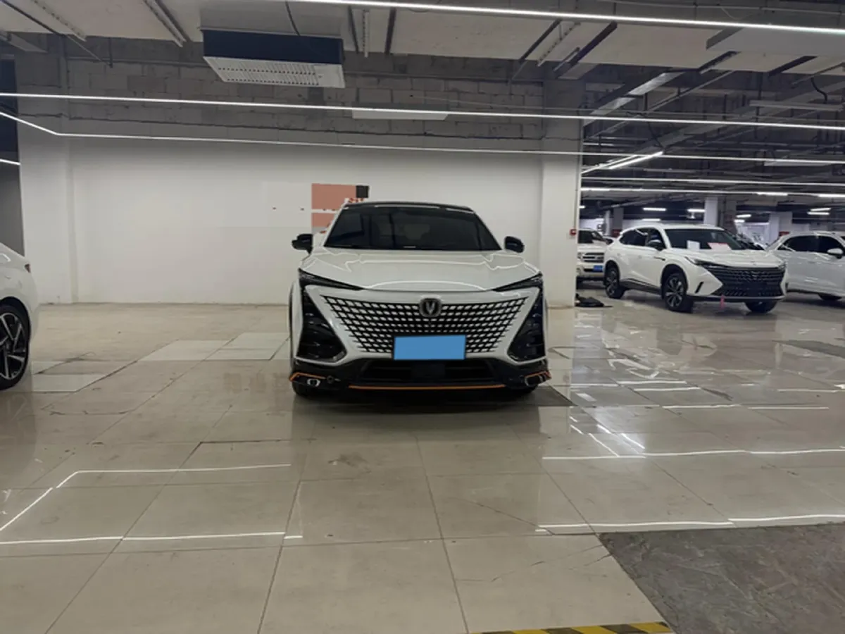 2022 ChangAn UNI-T 1.5T 188HP L4 7DCT,autocango,china used car exporter,china ev exporter,chinese used car exporter,chinese used ev exporter