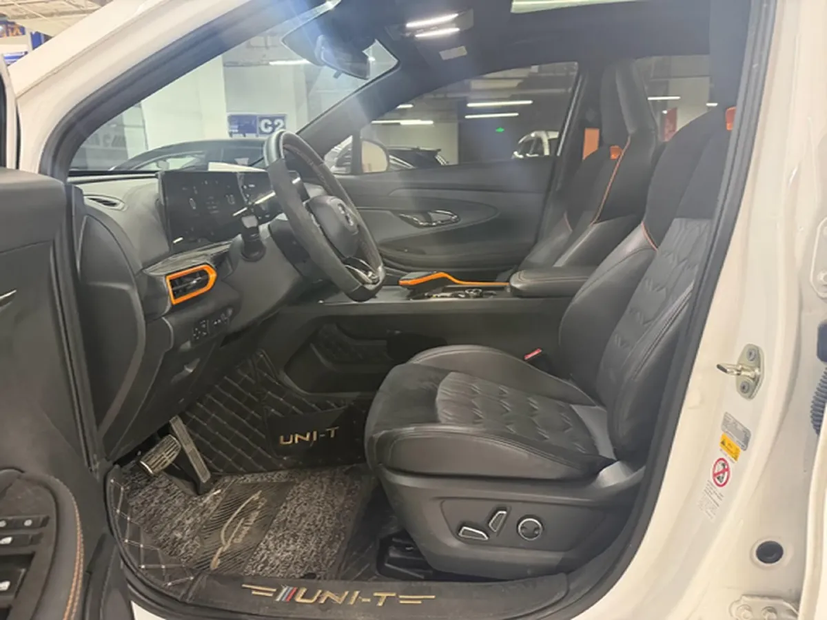 2022 ChangAn UNI-T 1.5T 188HP L4 7DCT,autocango,china used car exporter,china ev exporter,chinese used car exporter,chinese used ev exporter