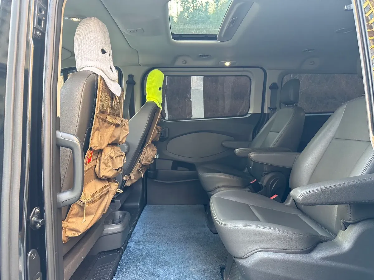 2020 Ford Tourneo 2.0T 203HP L4 6AT,autocango,china used car exporter,china ev exporter,chinese used car exporter,chinese used ev exporter