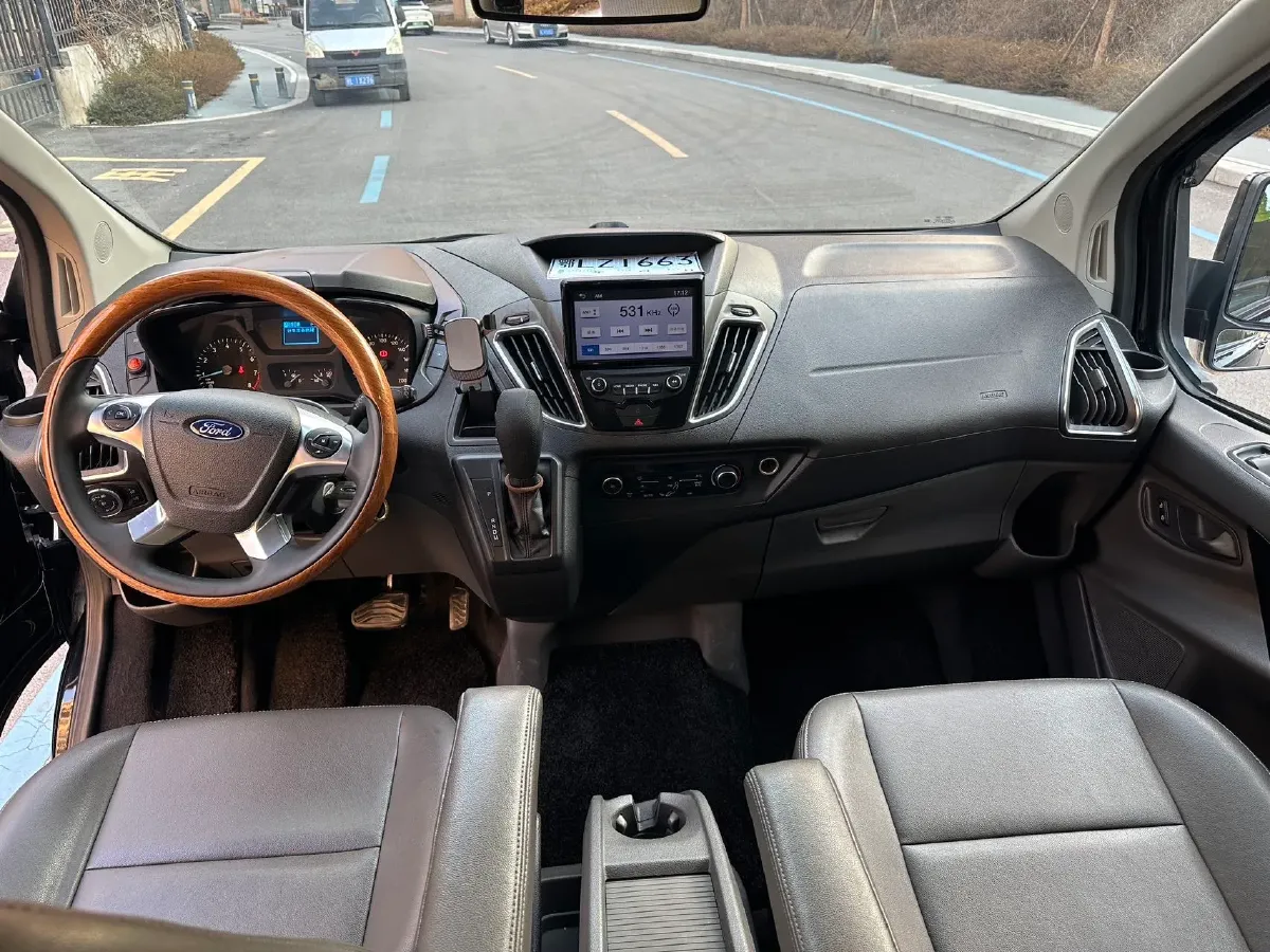 2020 Ford Tourneo 2.0T 203HP L4 6AT,autocango,china used car exporter,china ev exporter,chinese used car exporter,chinese used ev exporter