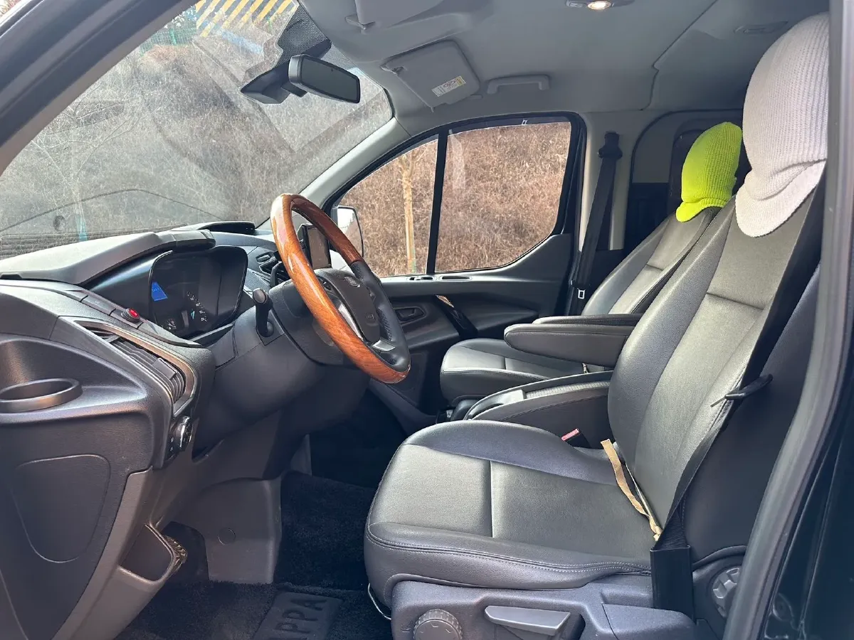 2020 Ford Tourneo 2.0T 203HP L4 6AT,autocango,china used car exporter,china ev exporter,chinese used car exporter,chinese used ev exporter