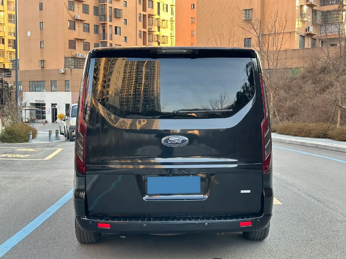 2020 Ford Tourneo 2.0T 203HP L4 6AT,autocango,china used car exporter,china ev exporter,chinese used car exporter,chinese used ev exporter