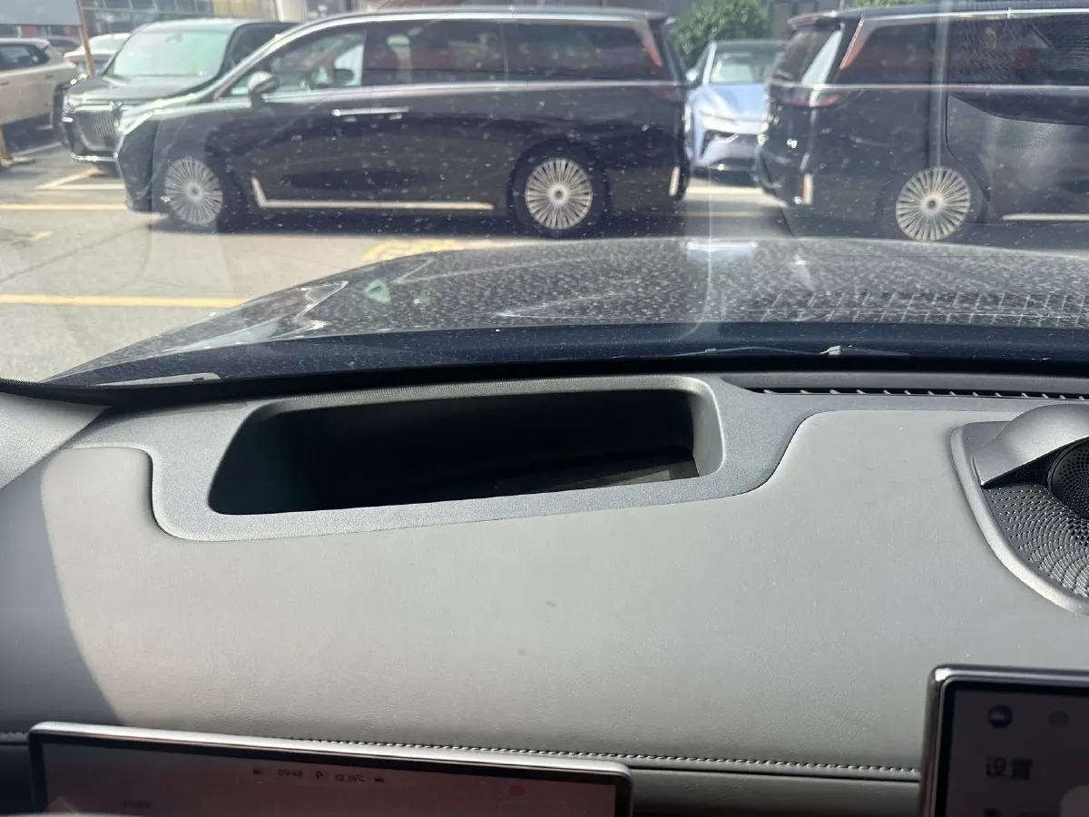 2026 Voyah 9L 1.5T 150HP L4 PHEV,autocango,china used car exporter,china ev exporter,chinese used car exporter,chinese used ev exporter