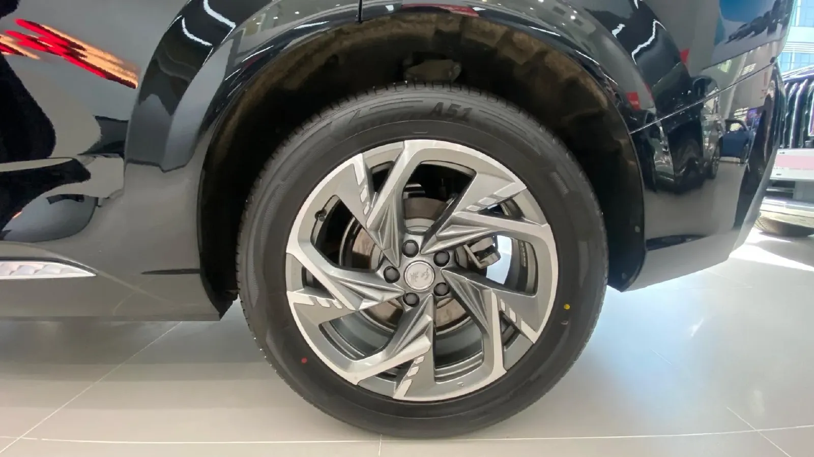 2024 HongQi HS3 1.5T 169HP L4 1DHT PHEV 18.4KWH,autocango,china used car exporter,china ev exporter,chinese used car exporter,chinese used ev exporter