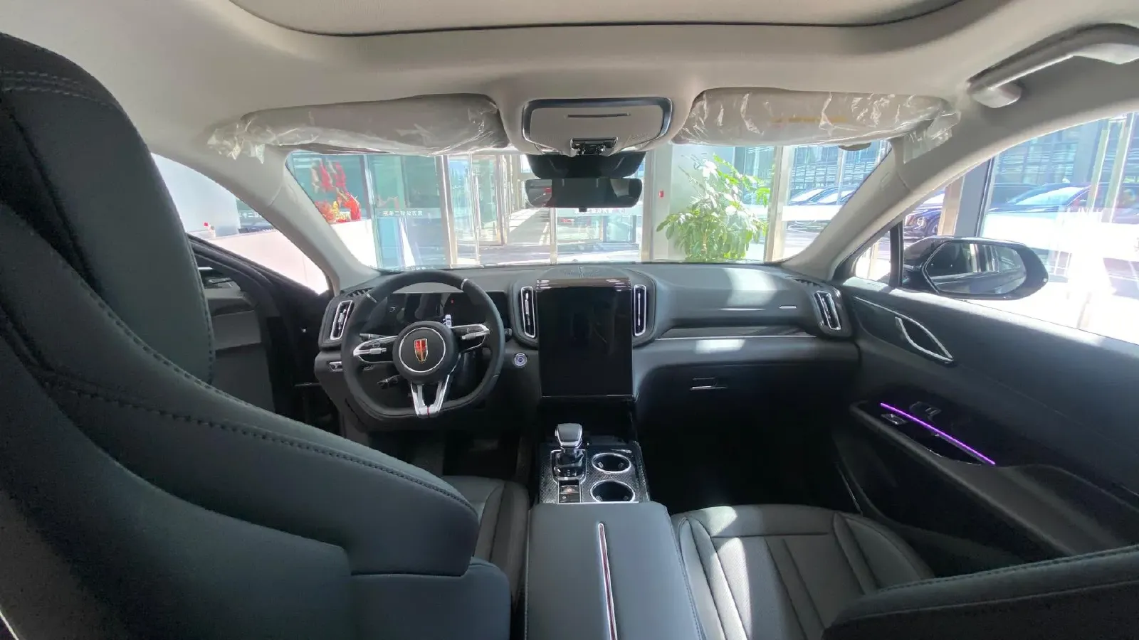 2024 HongQi HS3 1.5T 169HP L4 1DHT PHEV 18.4KWH,autocango,china used car exporter,china ev exporter,chinese used car exporter,chinese used ev exporter