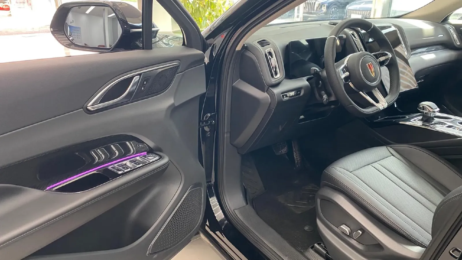 2024 HongQi HS3 1.5T 169HP L4 1DHT PHEV 18.4KWH,autocango,china used car exporter,china ev exporter,chinese used car exporter,chinese used ev exporter