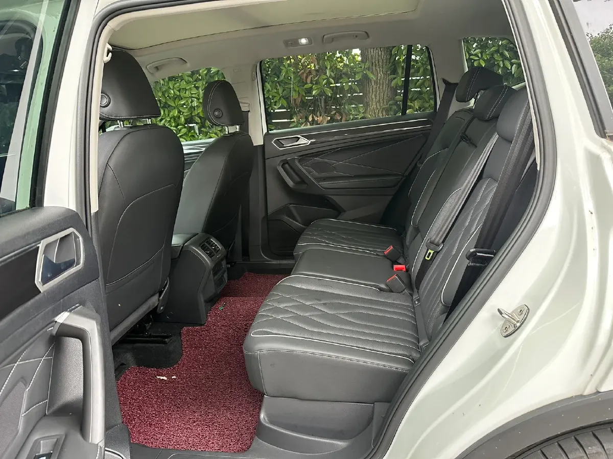 2023 Volkswagen Tiguan L 2.0T 186HP L4 7DCT,autocango,china used car exporter,china ev exporter,chinese used car exporter,chinese used ev exporter