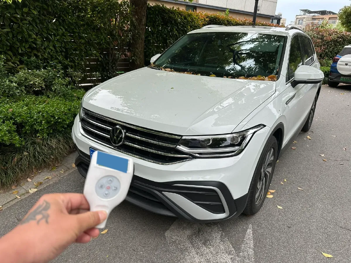 2023 Volkswagen Tiguan L 2.0T 186HP L4 7DCT,autocango,china used car exporter,china ev exporter,chinese used car exporter,chinese used ev exporter