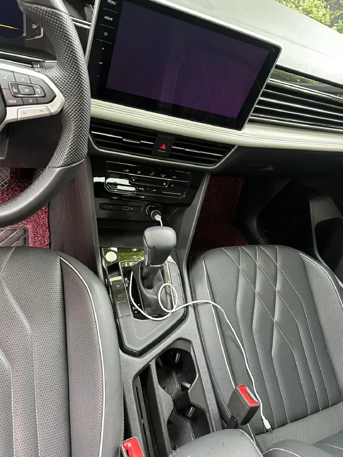 2023 Volkswagen Tiguan L 2.0T 186HP L4 7DCT,autocango,china used car exporter,china ev exporter,chinese used car exporter,chinese used ev exporter