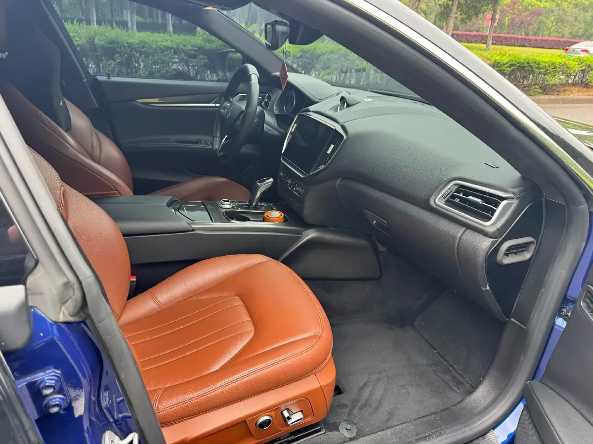 2022 Audi Q7 2.0T 245HP L4 8AT,autocango,china used car exporter,china ev exporter,chinese used car exporter,chinese used ev exporter