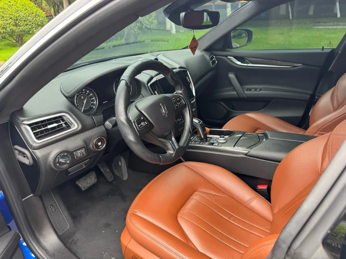 2022 Audi Q7 2.0T 245HP L4 8AT,autocango,china used car exporter,china ev exporter,chinese used car exporter,chinese used ev exporter