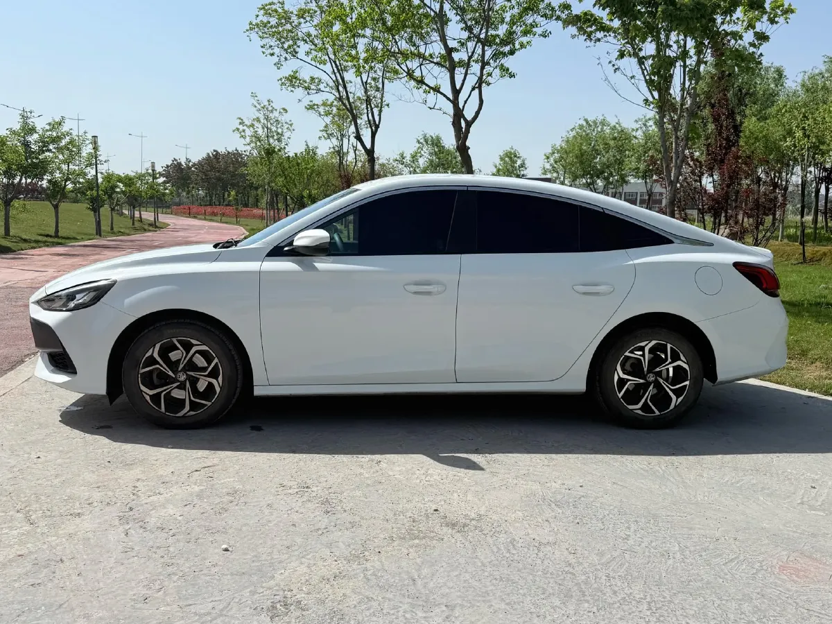 2023 MG 5 1.5L 129HP L4 5MT,autocango,china used car exporter,china ev exporter,chinese used car exporter,chinese used ev exporter