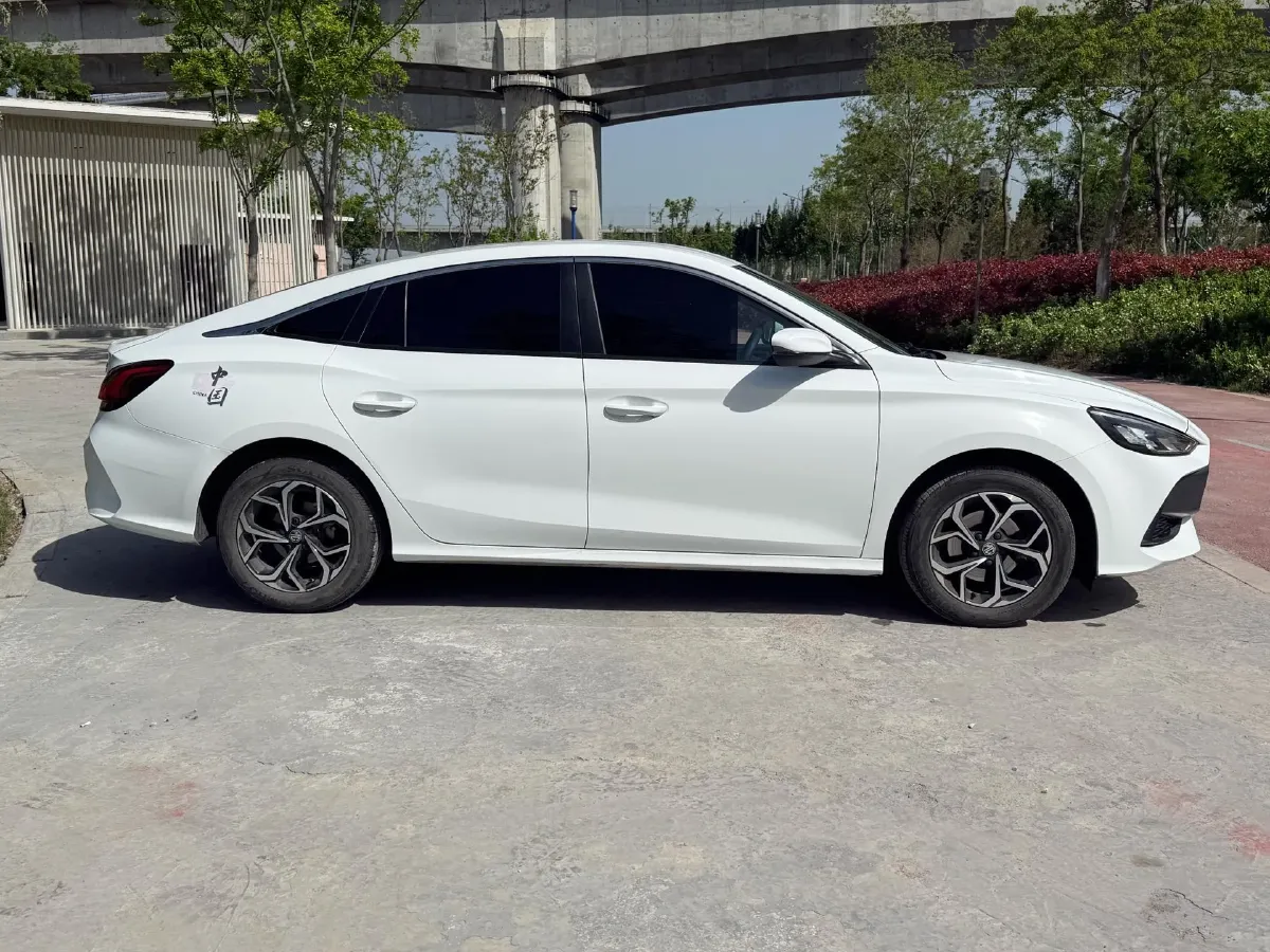 2023 MG 5 1.5L 129HP L4 5MT,autocango,china used car exporter,china ev exporter,chinese used car exporter,chinese used ev exporter