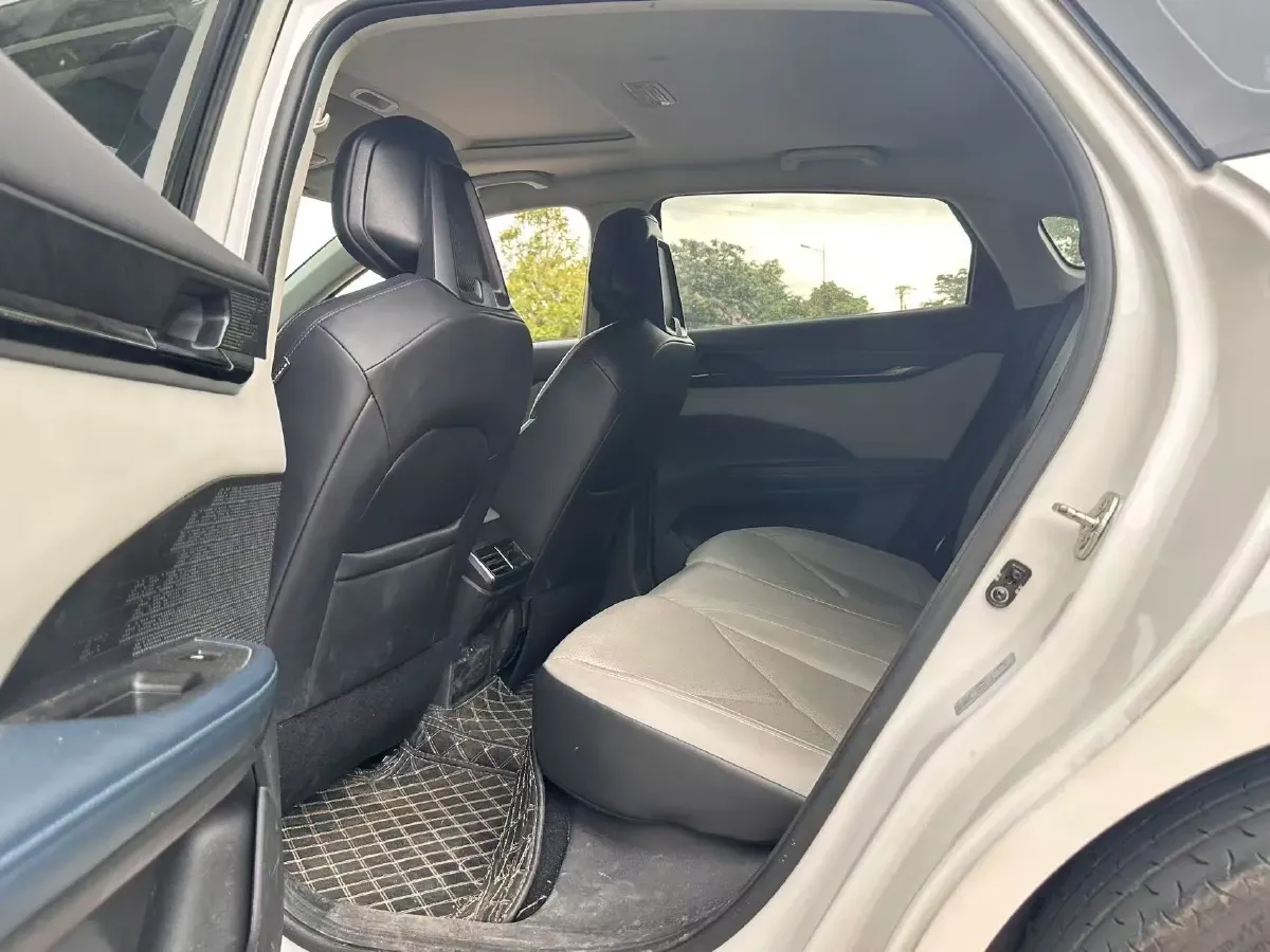 2023 ChangAn UNI-V iDD 1.5T 170HP L4 6TCT PHEV 18.4KWH,autocango,china used car exporter,china ev exporter,chinese used car exporter,chinese used ev exporter