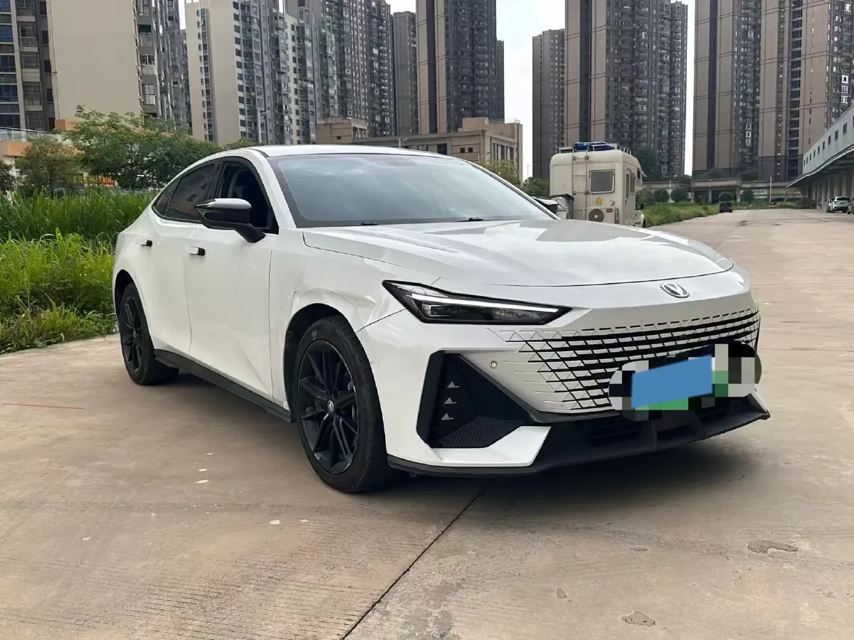 2023 ChangAn UNI-V iDD 1.5T 170HP L4 6TCT PHEV 18.4KWH,autocango,china used car exporter,china ev exporter,chinese used car exporter,chinese used ev exporter