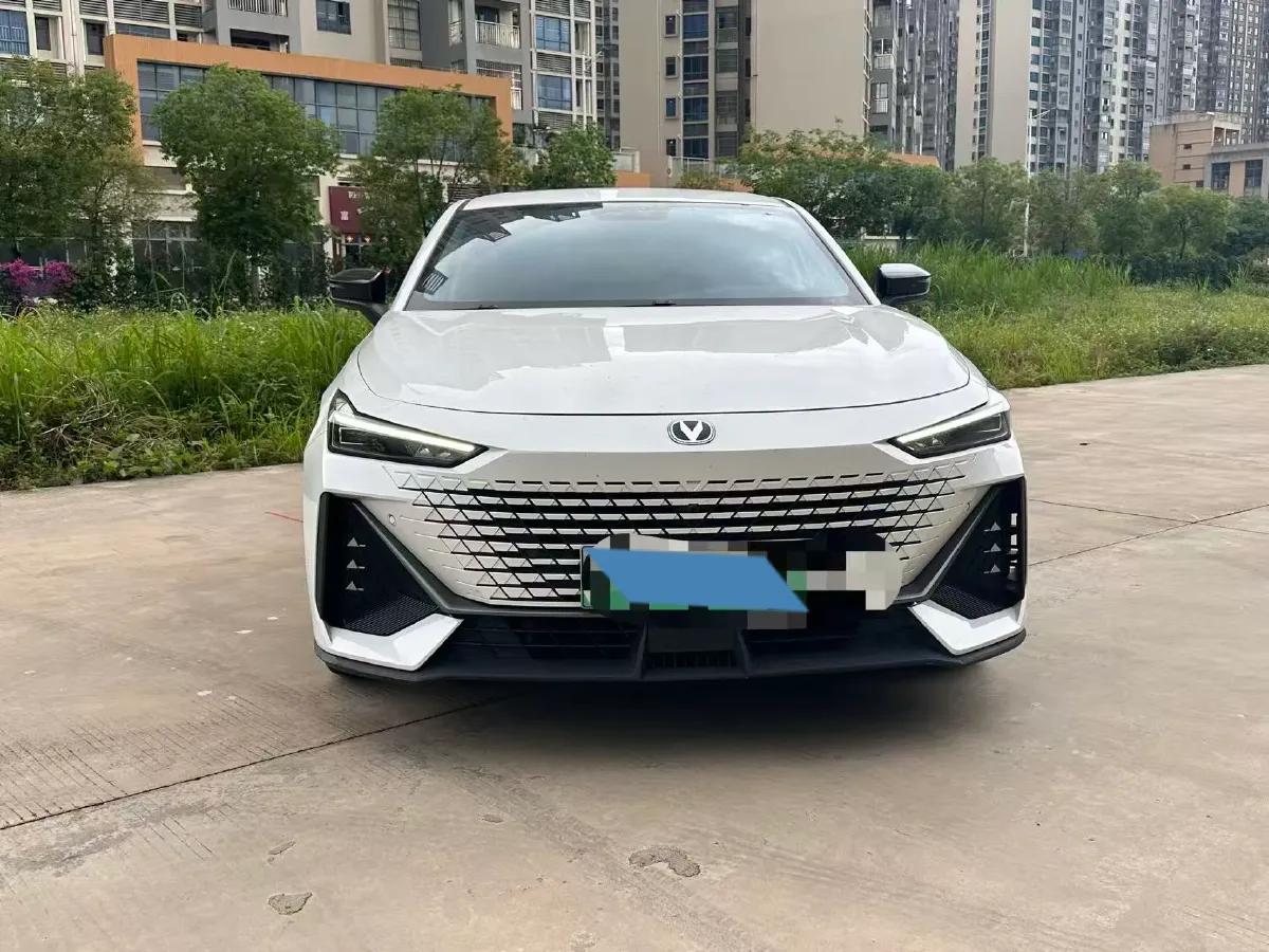 2023 ChangAn UNI-V iDD 1.5T 170HP L4 6TCT PHEV 18.4KWH,autocango,china used car exporter,china ev exporter,chinese used car exporter,chinese used ev exporter