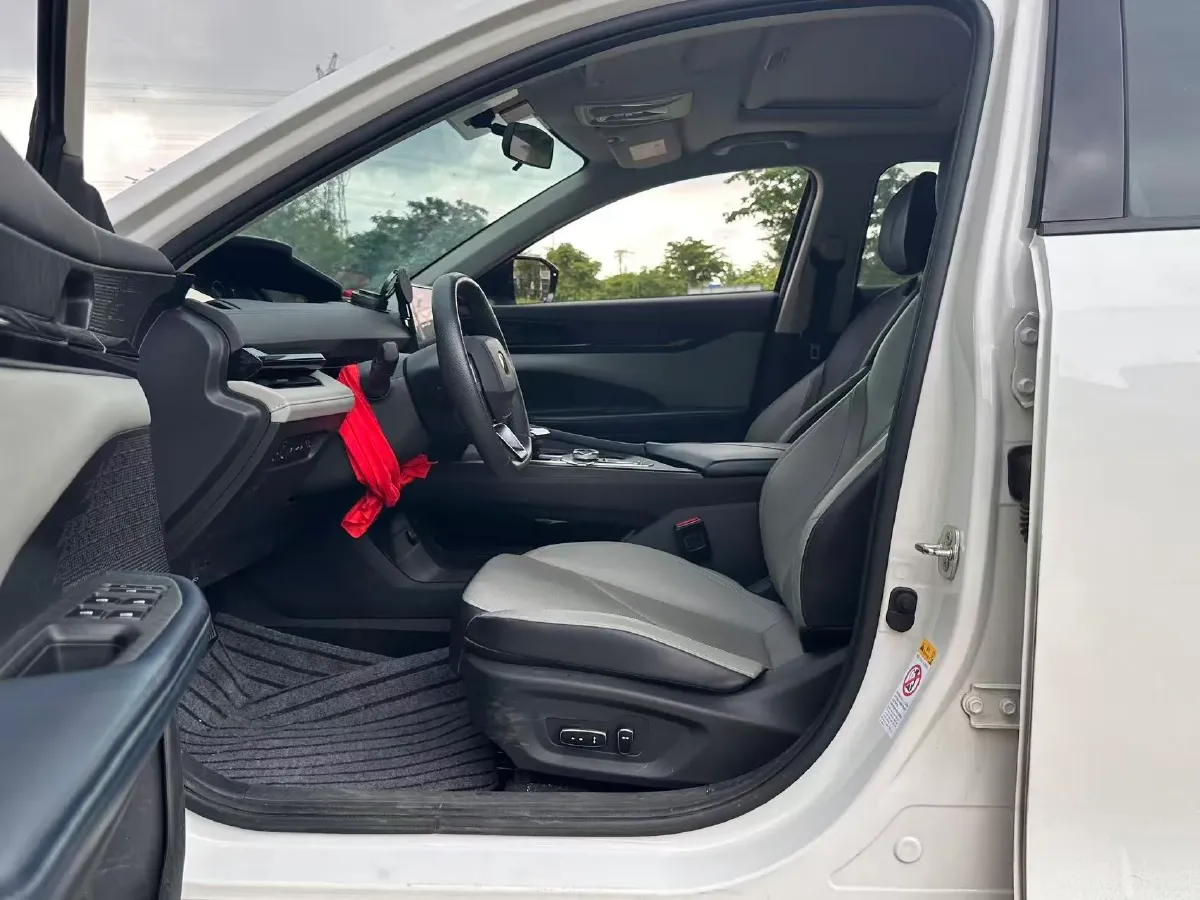 2023 ChangAn UNI-V iDD 1.5T 170HP L4 6TCT PHEV 18.4KWH,autocango,china used car exporter,china ev exporter,chinese used car exporter,chinese used ev exporter