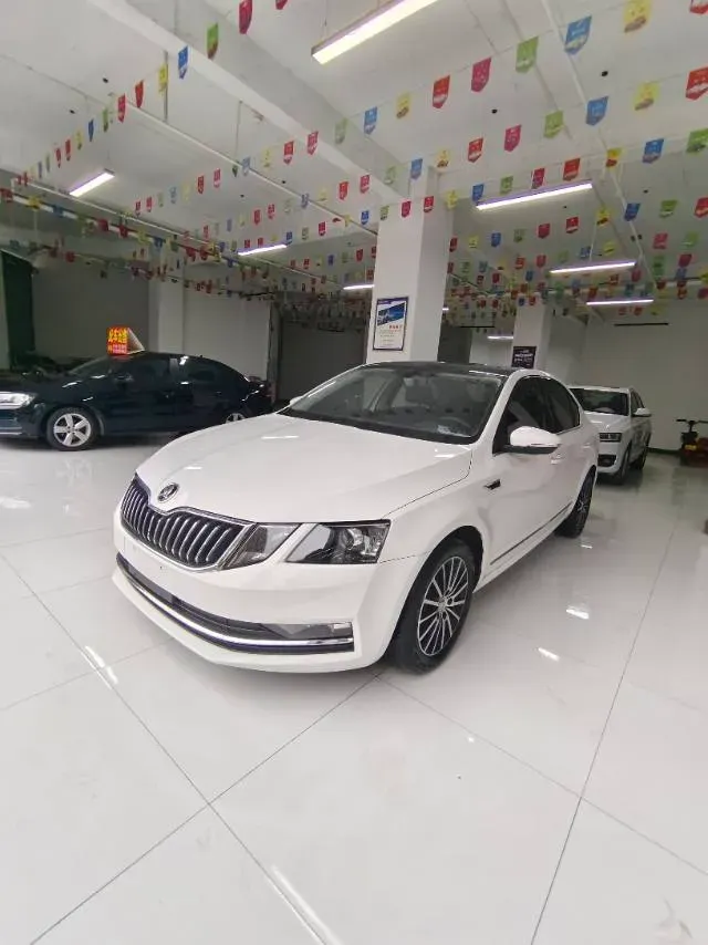 2019 Skoda Octavia 1.5L 116HP L4 6AT,autocango,china used car exporter,china ev exporter,chinese used car exporter,chinese used ev exporter