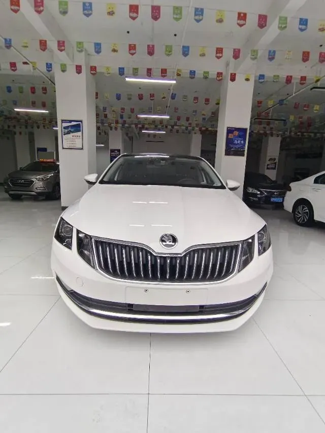 2019 Skoda Octavia 1.5L 116HP L4 6AT,autocango,china used car exporter,china ev exporter,chinese used car exporter,chinese used ev exporter