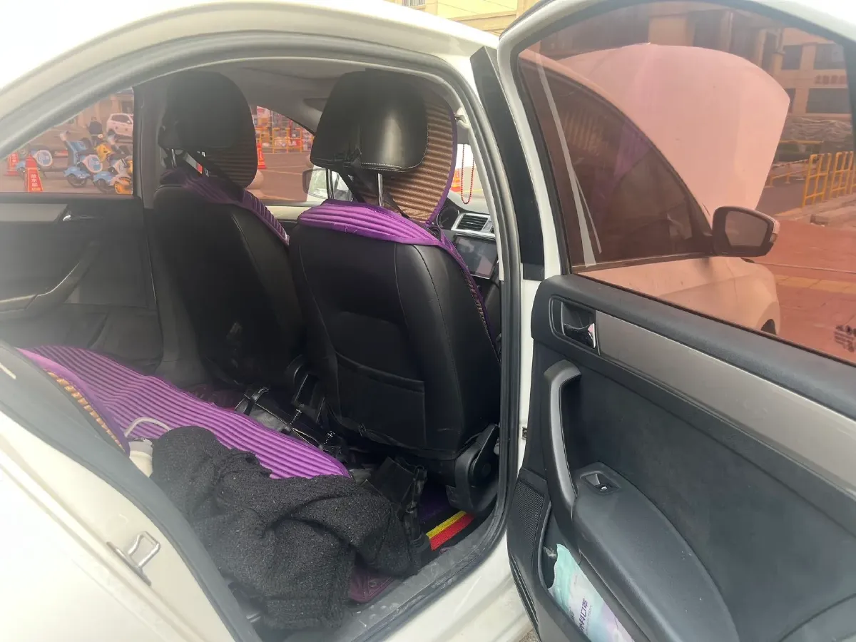 2019 SWM G01 1.5T 156HP L4 6MT,autocango,china used car exporter,china ev exporter,chinese used car exporter,chinese used ev exporter