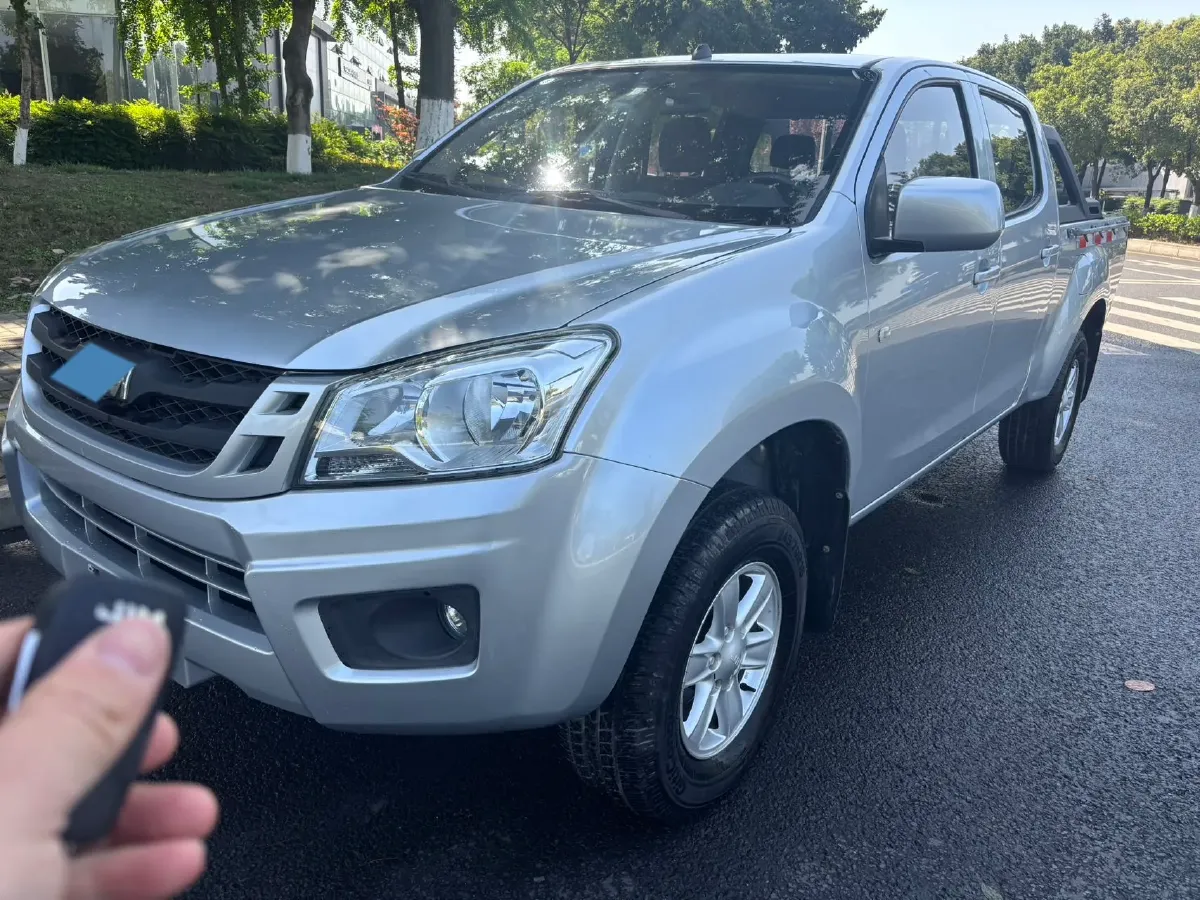 2018 Isuzu RE-MAX Jim 2.0T 204HP L4 5MT,autocango,china used car exporter,china ev exporter,chinese used car exporter,chinese used ev exporter