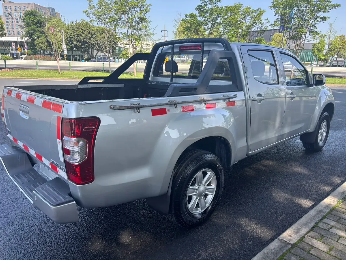 2018 Isuzu RE-MAX Jim 2.0T 204HP L4 5MT,autocango,china used car exporter,china ev exporter,chinese used car exporter,chinese used ev exporter