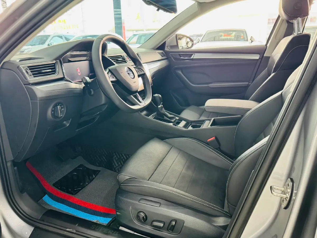 2022 Skoda Superb 1.4T 150HP L4 7DCT,autocango,china used car exporter,china ev exporter,chinese used car exporter,chinese used ev exporter