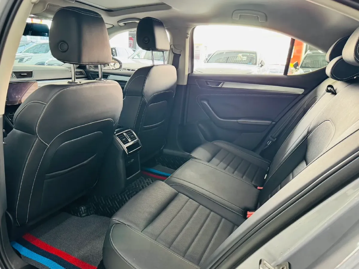 2022 Skoda Superb 1.4T 150HP L4 7DCT,autocango,china used car exporter,china ev exporter,chinese used car exporter,chinese used ev exporter