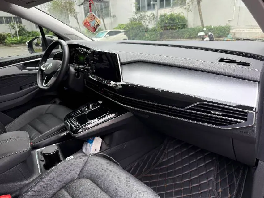 2023 Volkswagen Talagon 2.0T 220HP L4 7DCT,autocango,china used car exporter,china ev exporter,chinese used car exporter,chinese used ev exporter