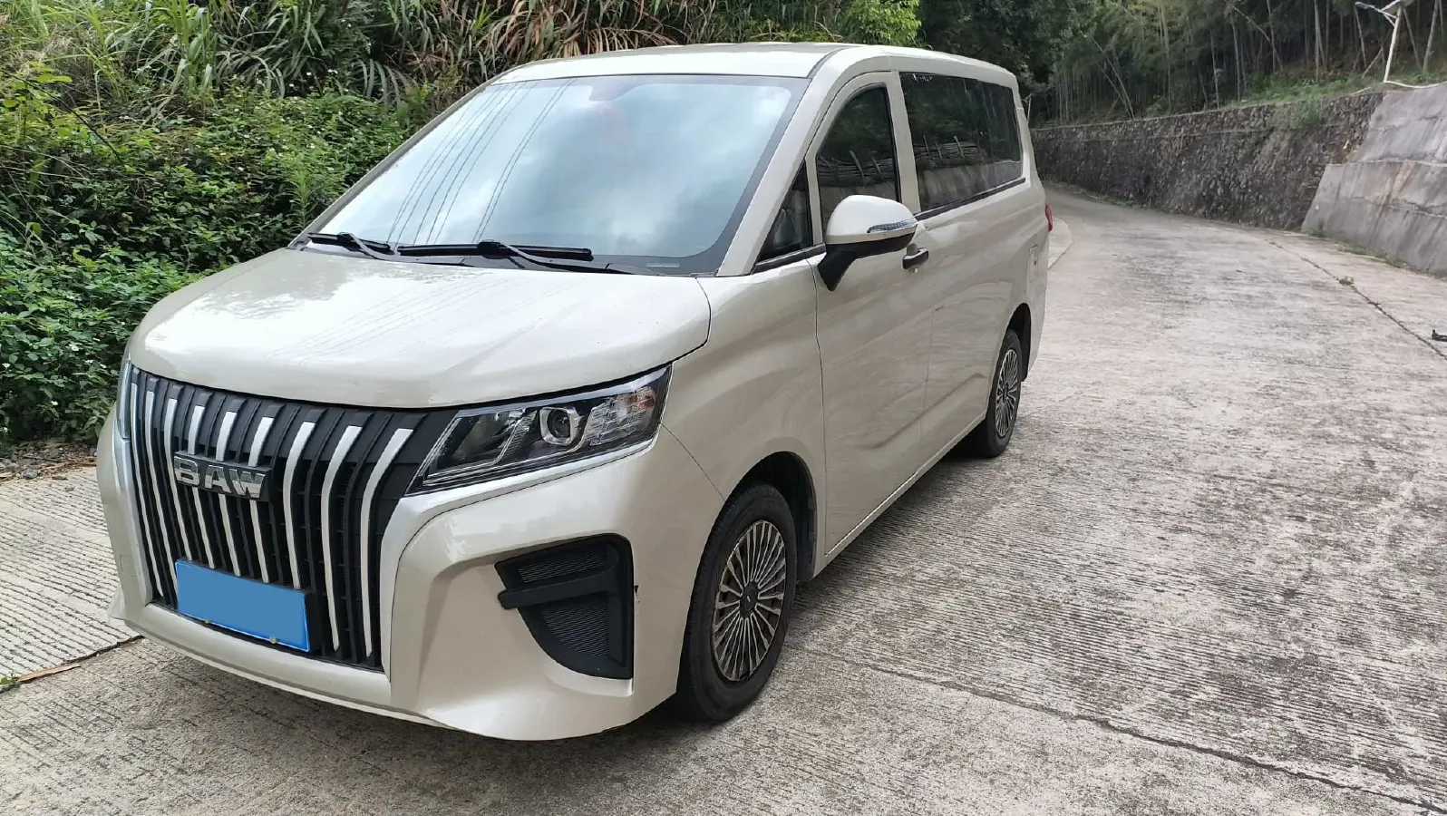 2023 BAW RuiSheng Trump M7 1.6L 124HP L4 5MT,autocango,china used car exporter,china ev exporter,chinese used car exporter,chinese used ev exporter