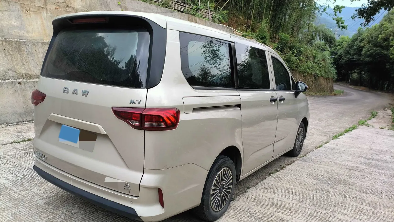 2023 BAW RuiSheng Trump M7 1.6L 124HP L4 5MT,autocango,china used car exporter,china ev exporter,chinese used car exporter,chinese used ev exporter