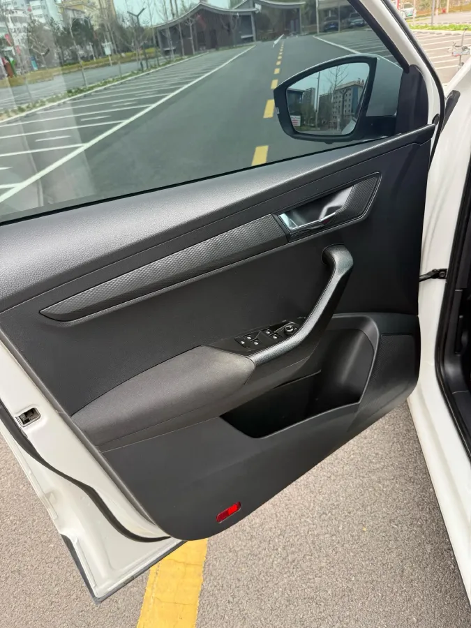 2019 Brilliance Auto V7 1.8T 231HP L4 7DCT,autocango,china used car exporter,china ev exporter,chinese used car exporter,chinese used ev exporter