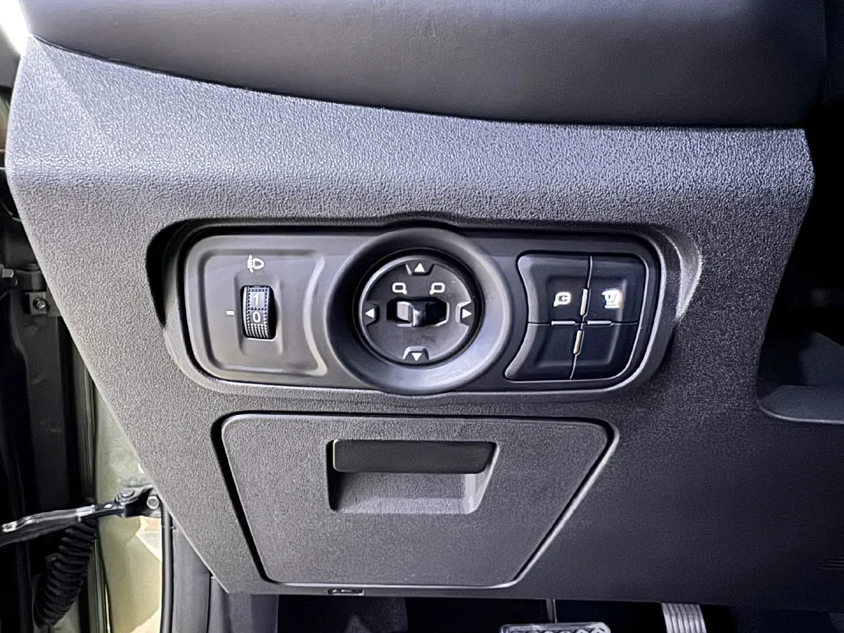 2024 212 212 T01 2.0T 252HP L4 8AT,autocango,china used car exporter,china ev exporter,chinese used car exporter,chinese used ev exporter