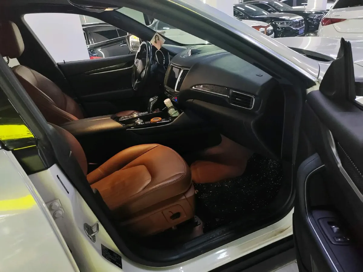 2019 Maserati Levante 3.0T 350HP V6 8AT,autocango,china used car exporter,china ev exporter,chinese used car exporter,chinese used ev exporter