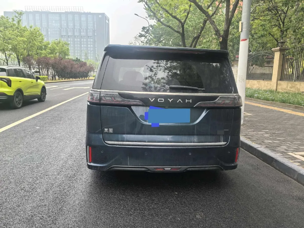 2025 Voyah Dream BEV 108.7KWH,autocango,china used car exporter,china ev exporter,chinese used car exporter,chinese used ev exporter