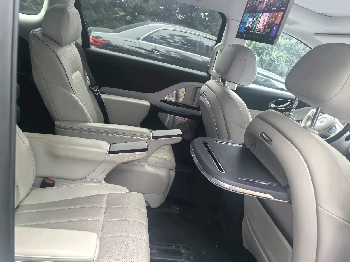 2025 Voyah Dream BEV 108.7KWH,autocango,china used car exporter,china ev exporter,chinese used car exporter,chinese used ev exporter