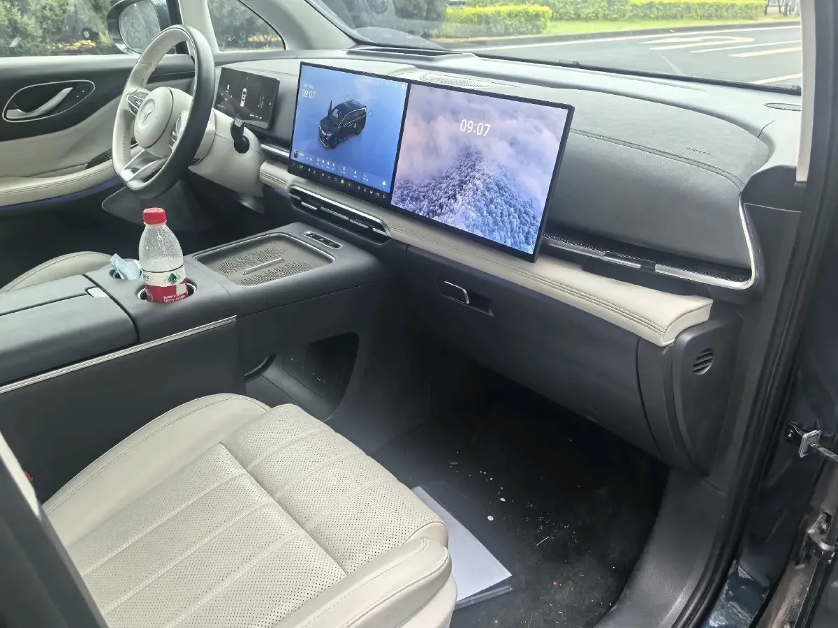 2025 Voyah Dream BEV 108.7KWH,autocango,china used car exporter,china ev exporter,chinese used car exporter,chinese used ev exporter