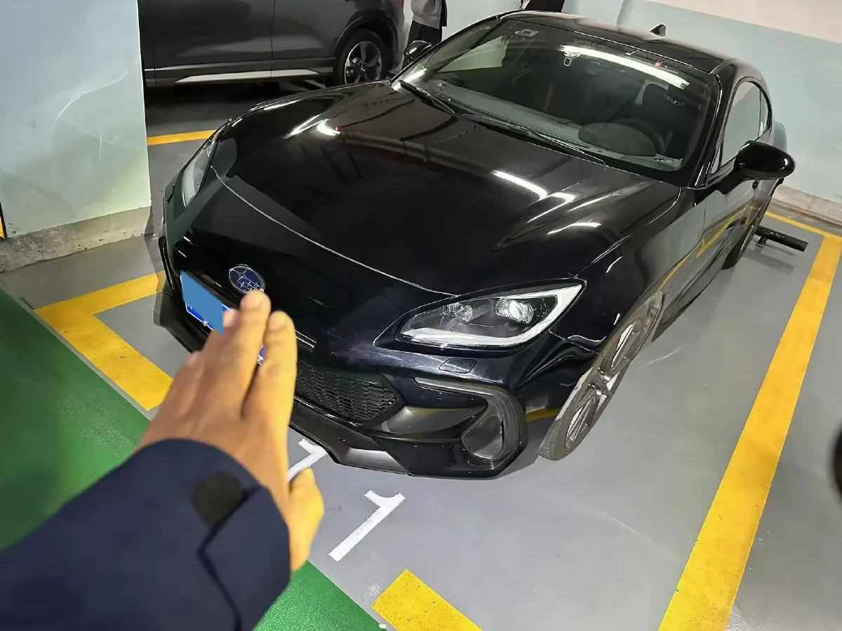 2022 Subaru BRZ 2.4L 234HP H4 6MT,autocango,china used car exporter,china ev exporter,chinese used car exporter,chinese used ev exporter