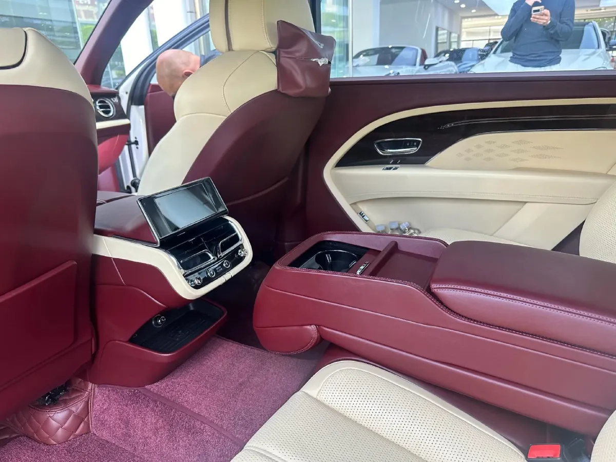 2023 Bentley Bentayga 4.0T 550HP V8 8AT,autocango,china used car exporter,china ev exporter,chinese used car exporter,chinese used ev exporter