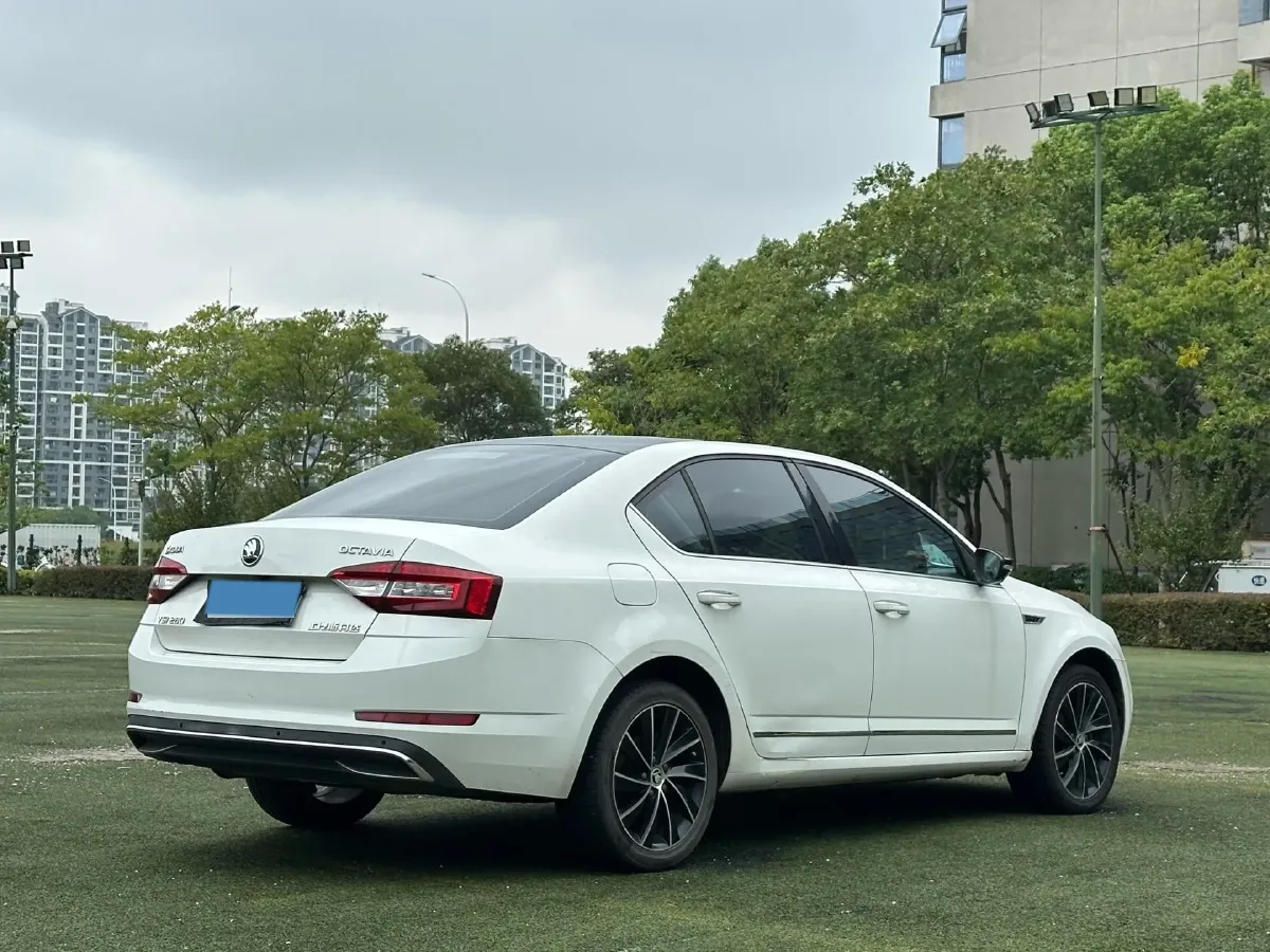 2018 Skoda Octavia 1.4T 150HP L4 7DCT,autocango,china used car exporter,china ev exporter,chinese used car exporter,chinese used ev exporter